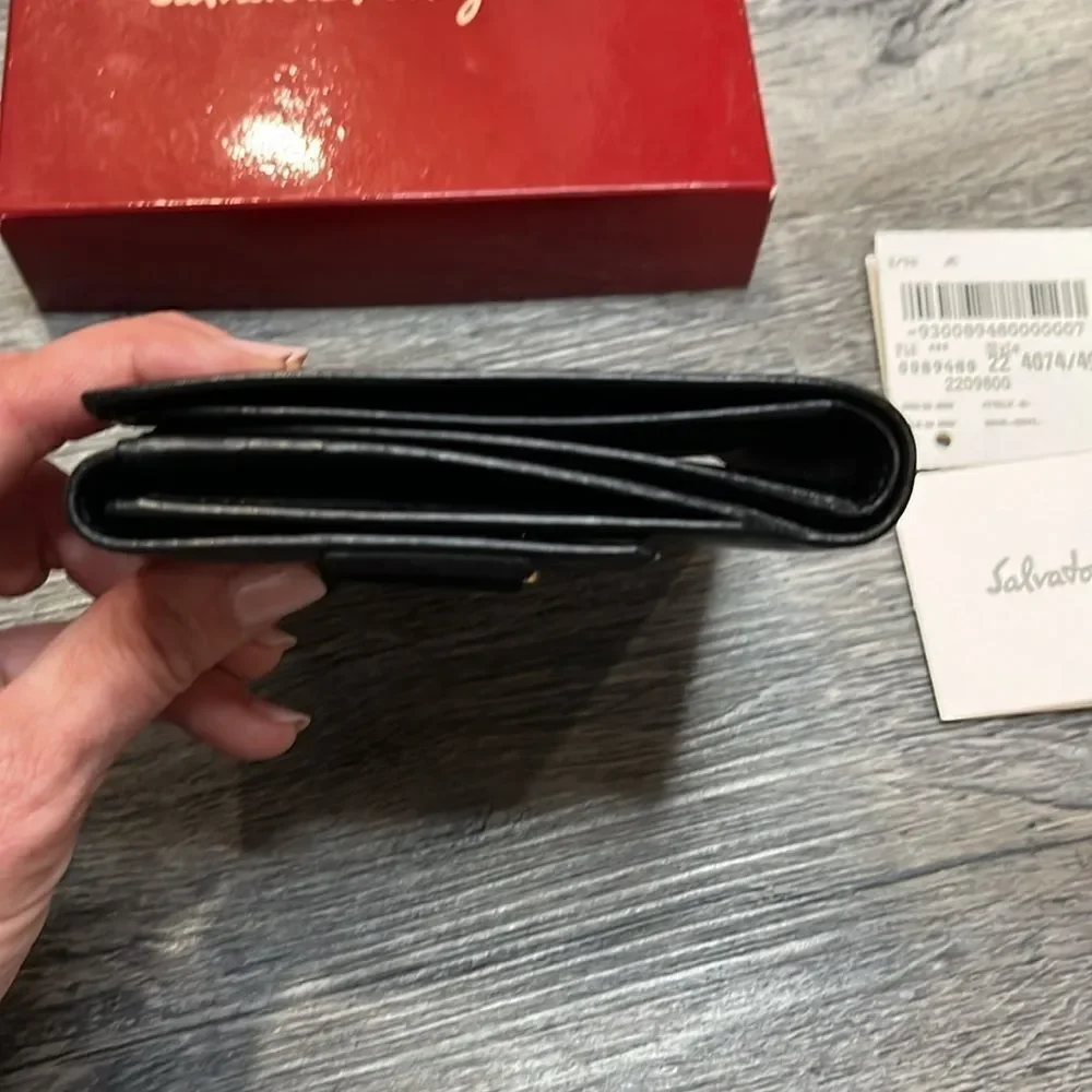 Ferragamo Vara Bifold Wallet Gold ($550) ✨ professionally cleaned and relined ✨
